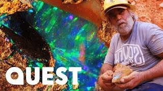 Opal Miners Find 8000 Worth Of Crystal Boulder Opal  Outback Opal Hunters [upl. by Teryn]