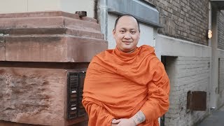 Mensch Stuttgart  Der buddhistische Mönch [upl. by Gratianna]