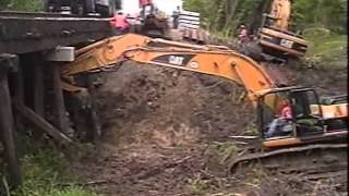 Hulcher Services  Pile Driving With the Vibratory Hammer Pile Driver [upl. by Ashling]