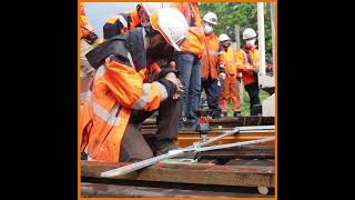 SNCF Réseau  Renouvellement des appareils de voie en gare dEpluches [upl. by Jeni201]