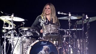 Avril Lavigne covers Weezers quotBeverly Hillsquot live at The Fox Theater Oakland Sept 18 2019 4K [upl. by Aihselat]