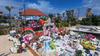 Tombe de Jonny Hallyday à St Barthélemy [upl. by Doxia]