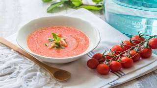 Recette  Gaspacho [upl. by Desdamona]