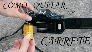 CÓMO QUITAR un CARRETE de FOTOS en una CÁMARA ANALÓGICA Tutorial rápido [upl. by Manya]