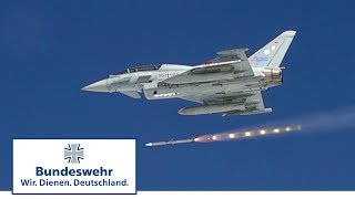 Eurofighter im Luftkampf Angriff mit Raketen  Bundeswehr [upl. by Callie]