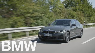 How to drive your BMW Plugin Hybrid Electric Vehicle efficiently – BMW Howto [upl. by Chisholm]