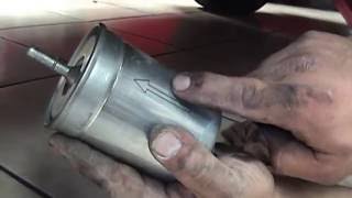 Instalación de filtro de gasolina para Volkswagen [upl. by Neelear]